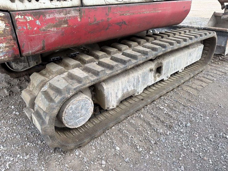 takeuchi-tb135-image-13