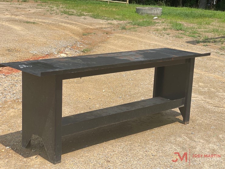 90"-shop-table-image-1
