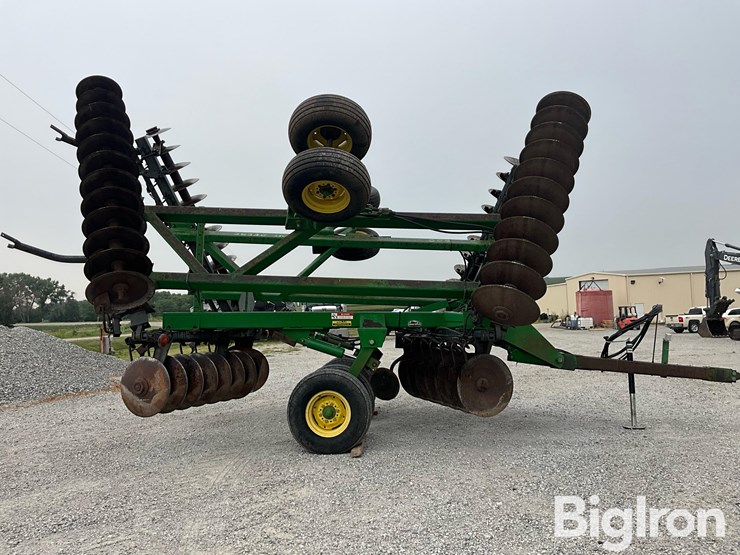 john-deere-630-image-4
