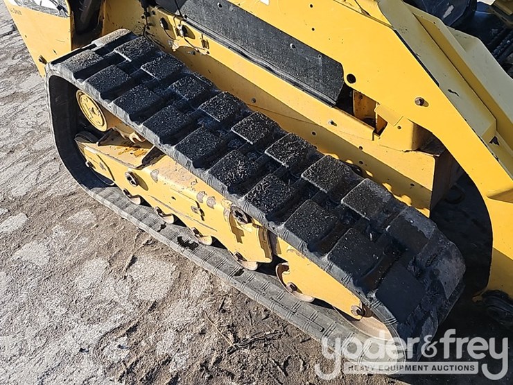 2016-caterpillar-299d2-xhp-image-12
