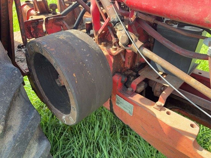 massey-ferguson-44-image-26