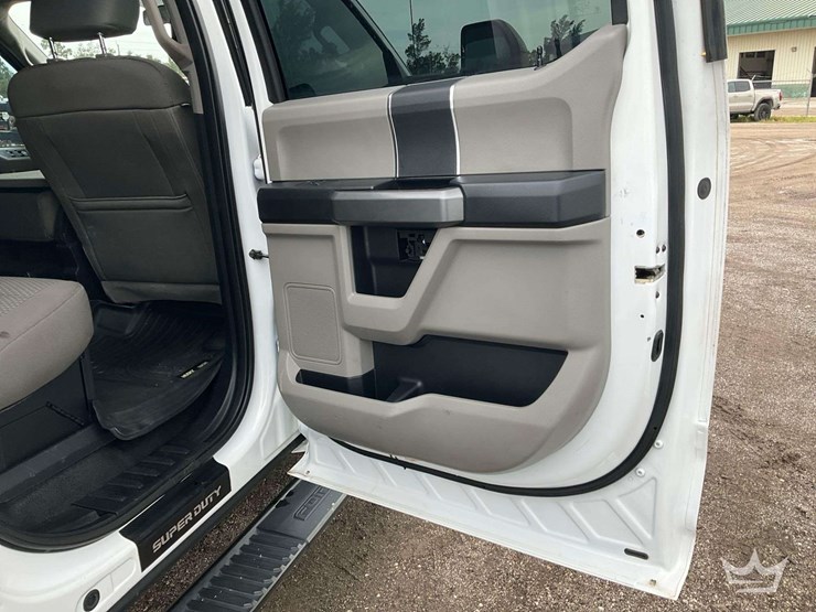 2017-ford-f350-image-24