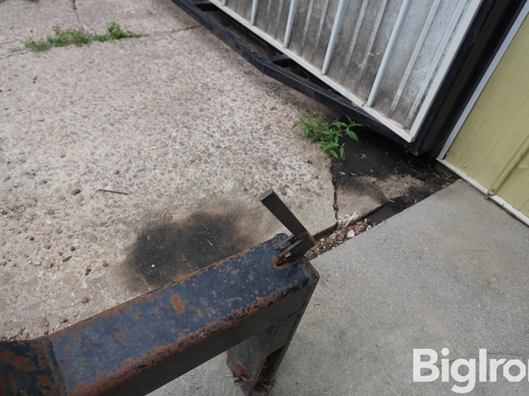 jeffers-i300-cat.-3-quick-hitch-image-12