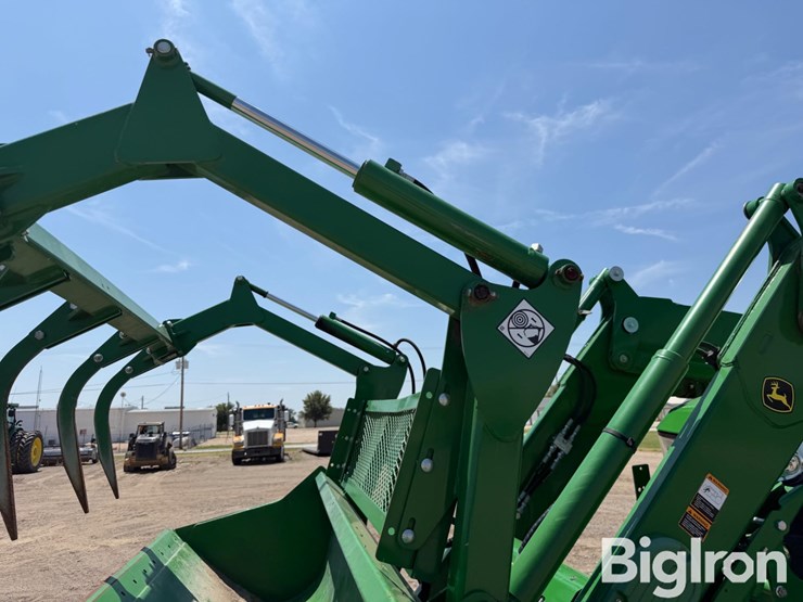 2018-john-deere-6155m-image-12