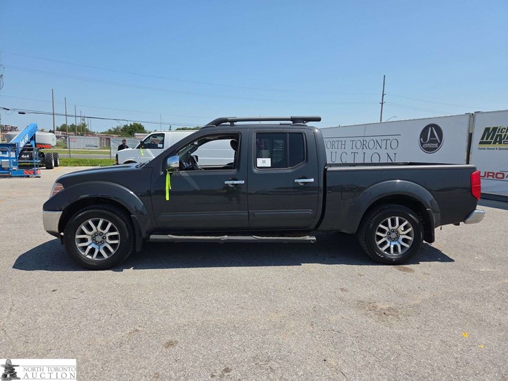 2012-nissan-frontier-image-8