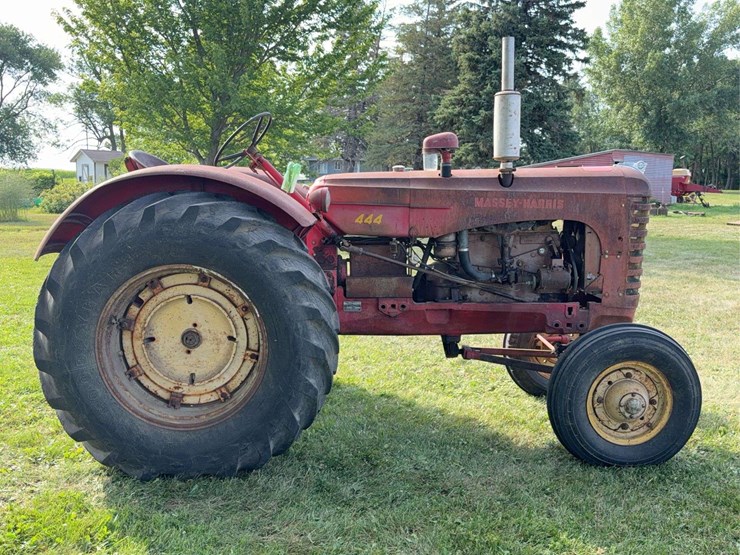 massey-ferguson-444-image-6