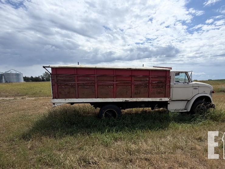 1963-ford-n600-image-4