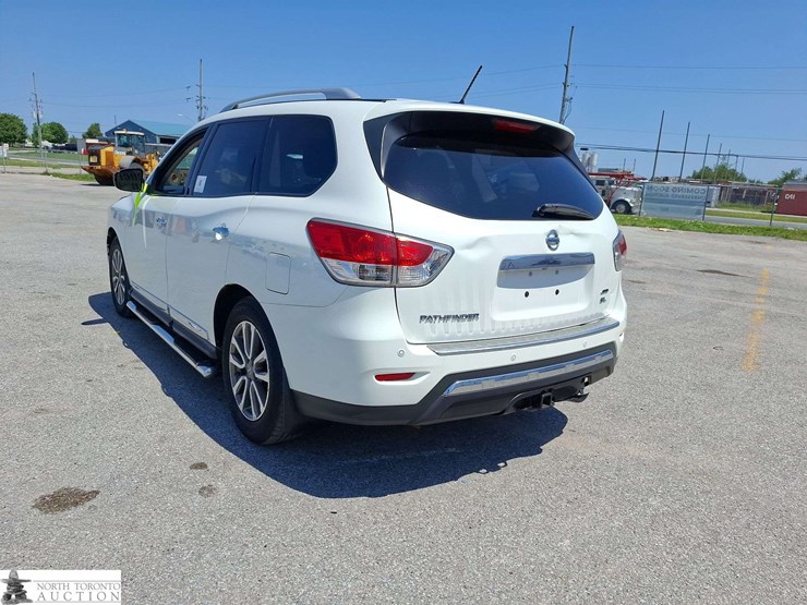 2014-nissan-pathfinder-image-7