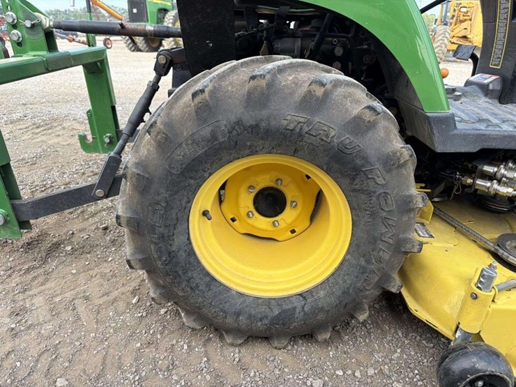 john-deere-2210-image-11