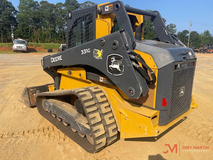 2021-deere-331g-image-4