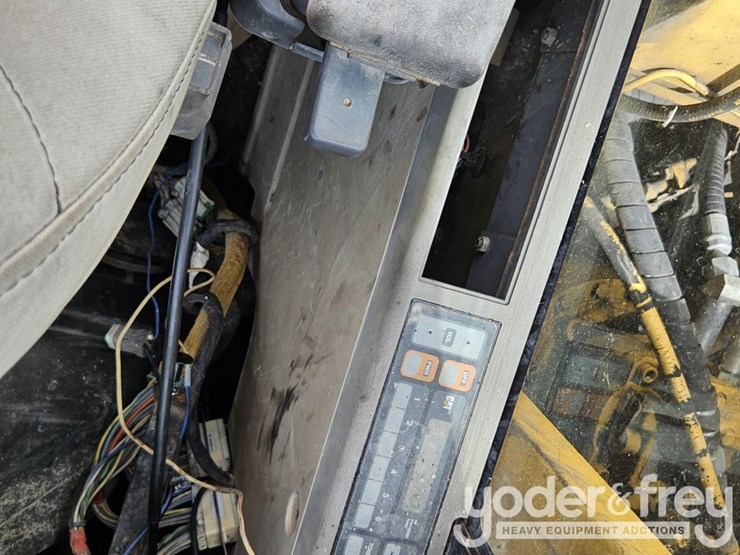 caterpillar-311c-image-32