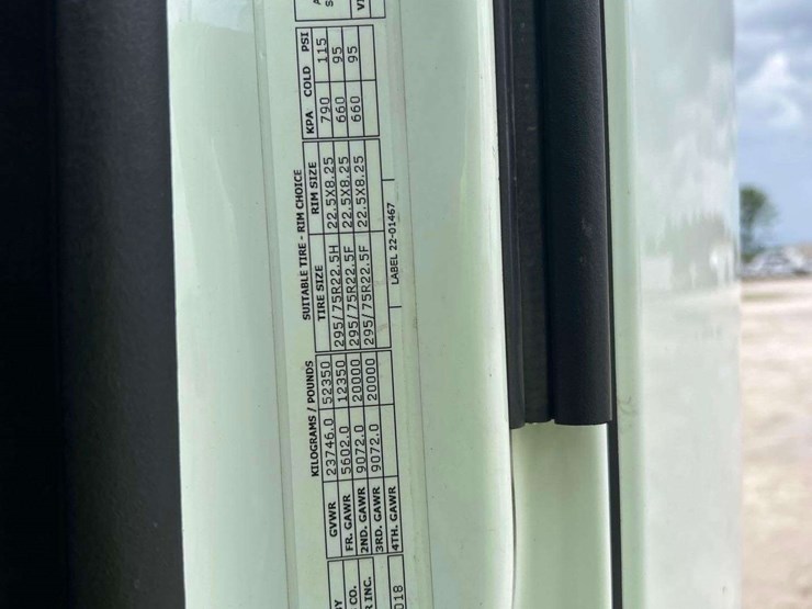 2019-peterbilt-579-image-5