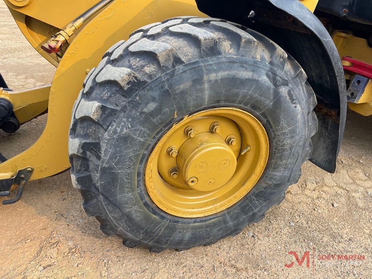 2016-caterpillar-906m-image-12