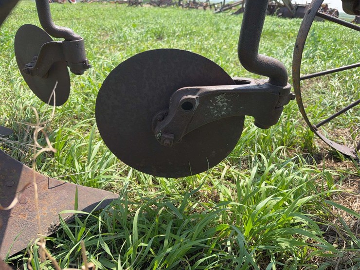 avery-three-bottom-14”-pull-type-moldboard-plow-image-22