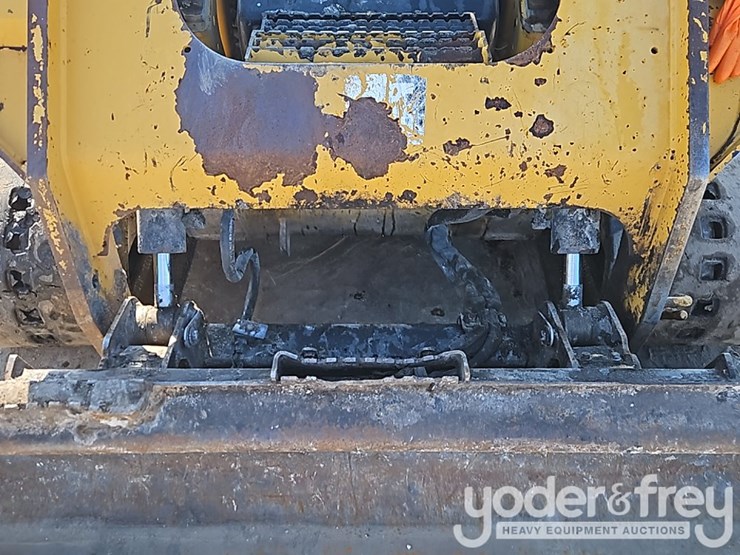 2019-caterpillar-299d2-image-15