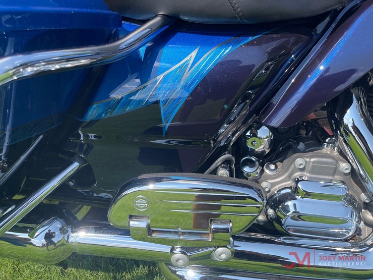 2014-harley-davidson-cvo-limited-mt.-rushmore-project-image-26