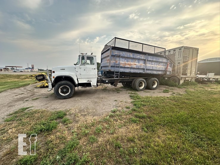 1988-ford-l9000-image-53