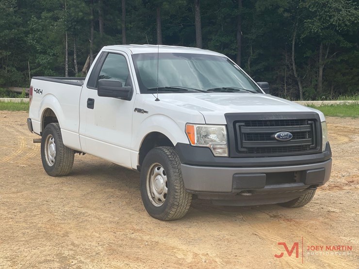2013-ford-f150-xl-image-1