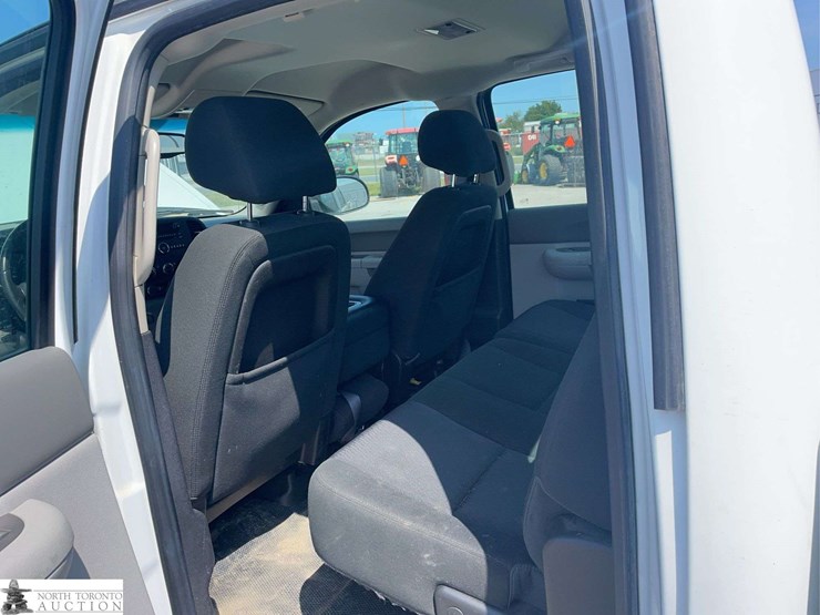 2013-chevrolet-silverado-1500-image-15