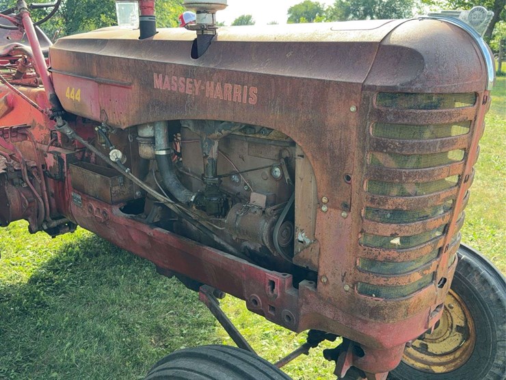 massey-ferguson-444-image-10