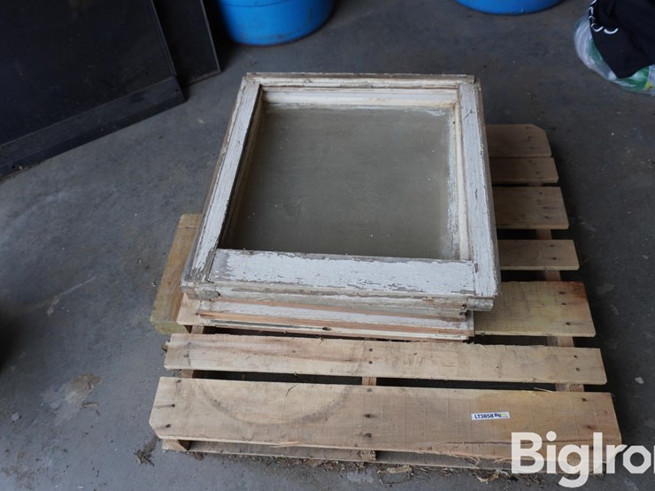 24"x24"-windows-w/glass-image-2