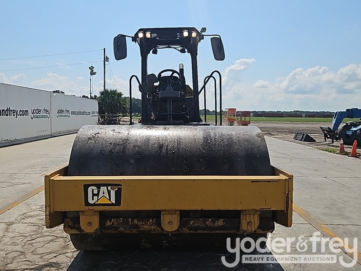 2018-caterpillar-cs54b-image-12