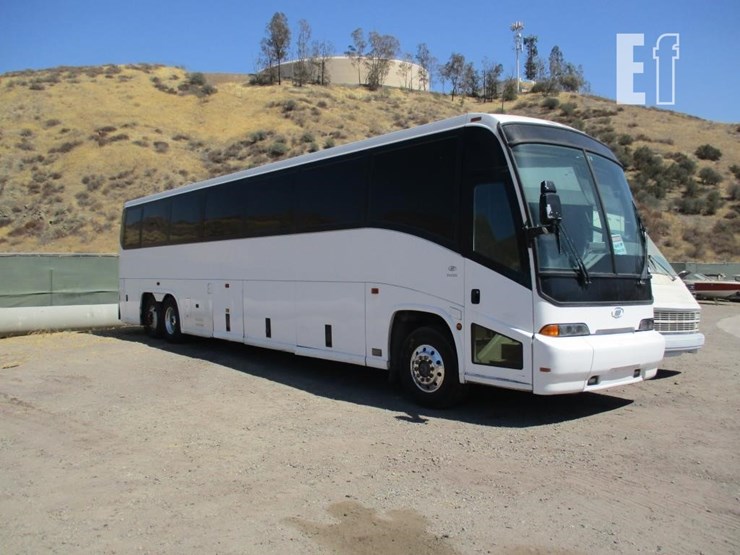 1999-mci-e4500-image-1