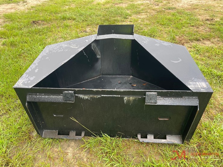 concrete-bucket-skid-steer-attachment-image-3