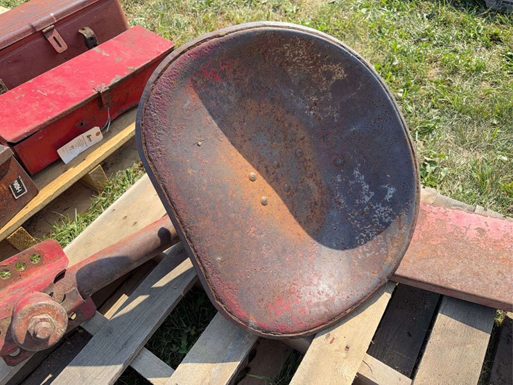 farmall-seat-pan,-pedal,-and-battery-box-image-7