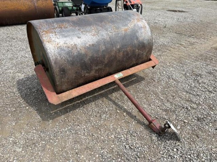 48-inch-metal-yard-roller-image-5