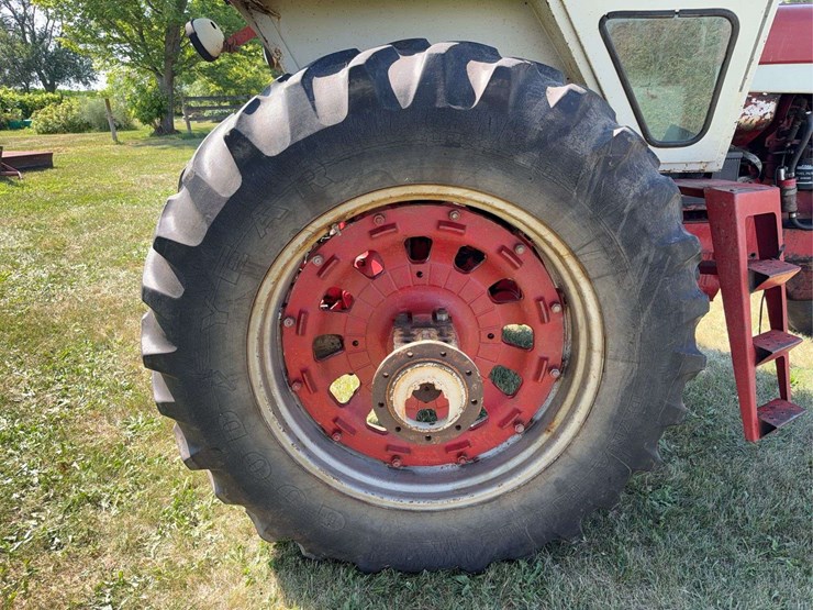 farmall-856-diesel-image-32