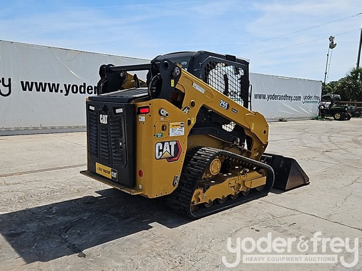 2025-caterpillar-255-image-5