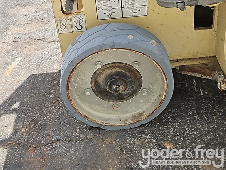 2015-jlg-2630es-image-11