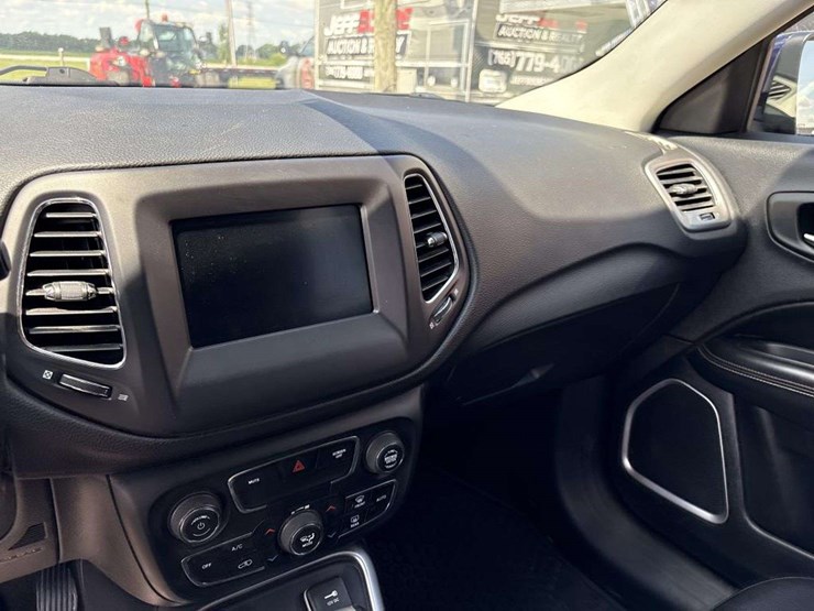 2018-jeep-compass-image-17