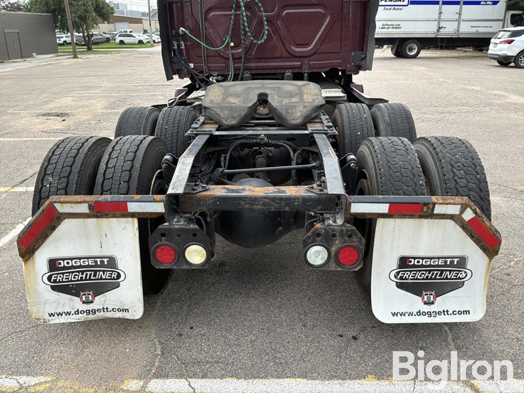2014-freightliner-cascadia-125-image-20