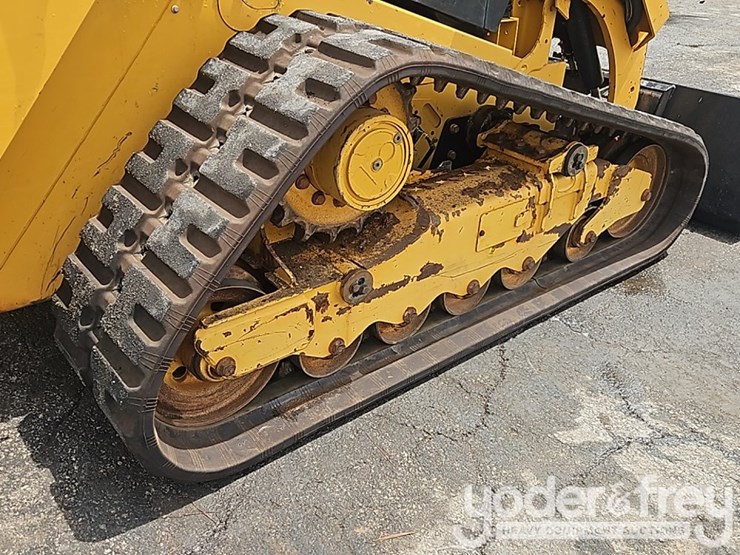 2020-caterpillar-279d3-image-16