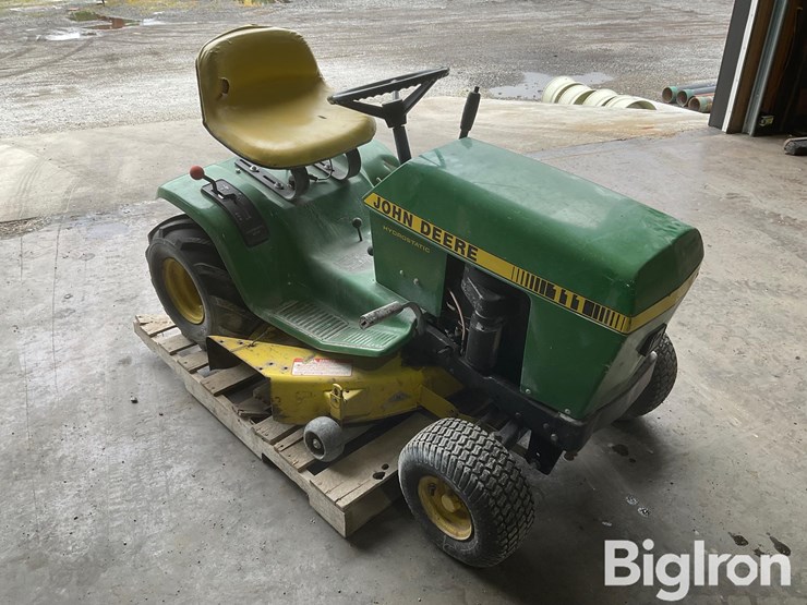 john-deere-111-image-3