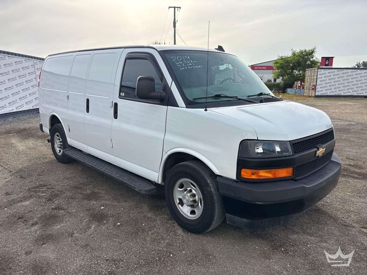 2019-chevrolet-express-2500-image-23