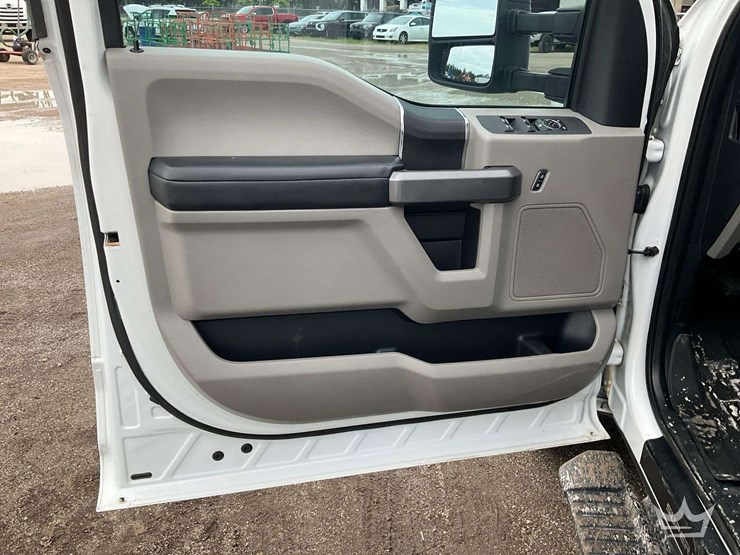 2017-ford-f350-image-11