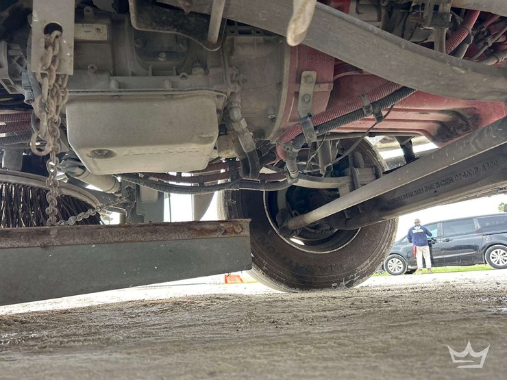 2019-freightliner-m2-106-image-53