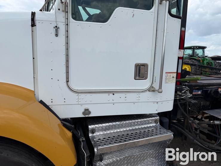 2002-kenworth-t800-image-14