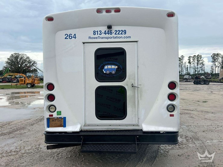 2011-ford-e450-image-33