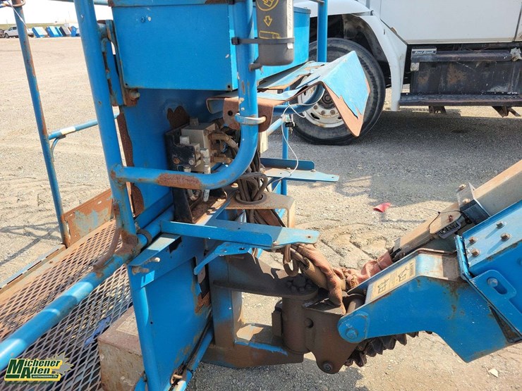 2013-genie-z135/70-image-35