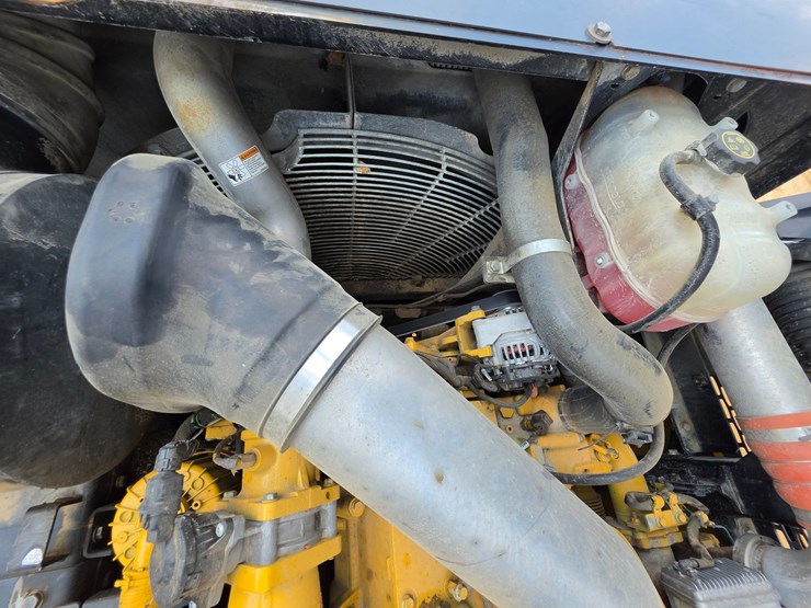2018-deere-470g-lc-image-25