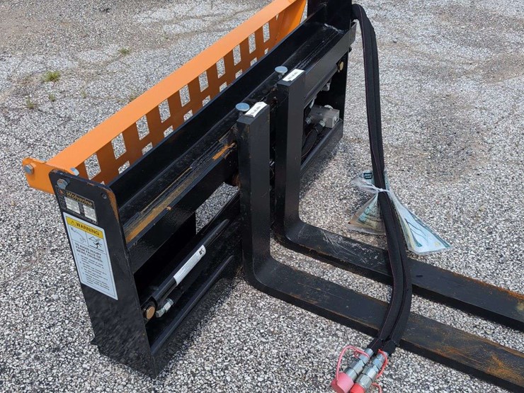 wolverine-skid-steer-pallet-fork-hydraulic-adjustable-pfa-11-3300g-image-2