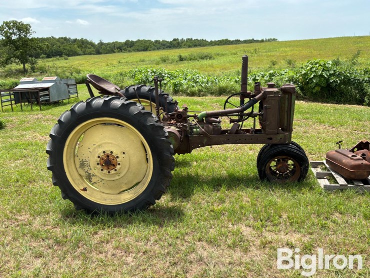 john-deere-b-image-4
