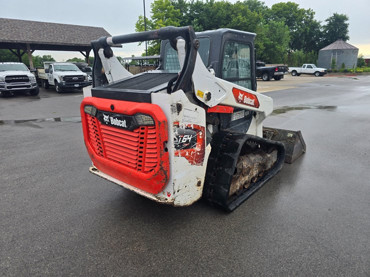 2021-bobcat-t64-image-11