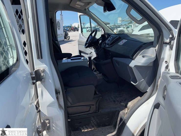2016-ford-transit-image-18