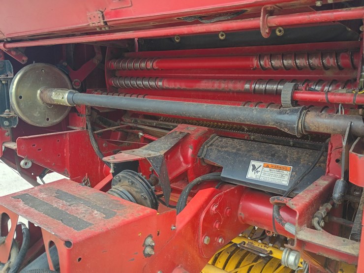 new-holland-br7070-image-15