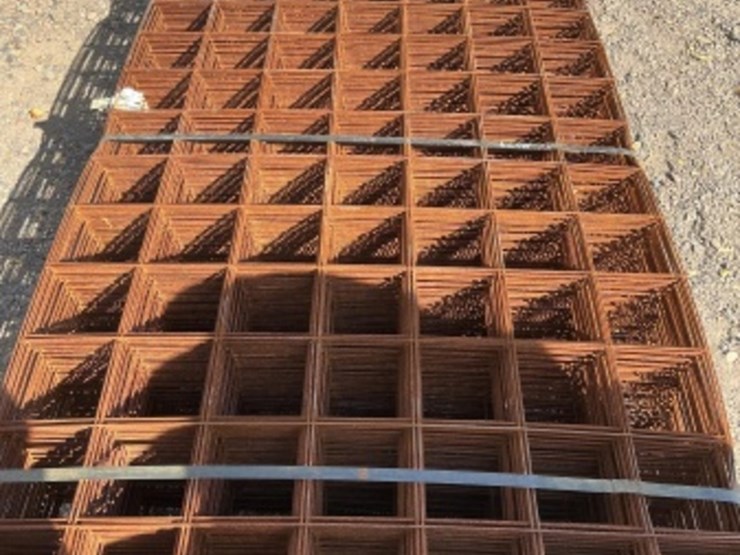 bundle-of-42in-x-84in-wire-mesh-sheets-image-4